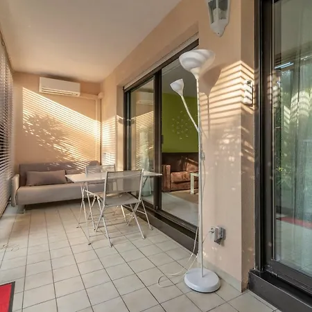 Appartement Charmant Studio Dans Quartier Calme *